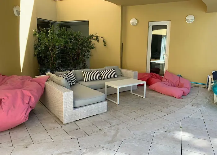 Aroeira Near Lisbon- Daydream Pt