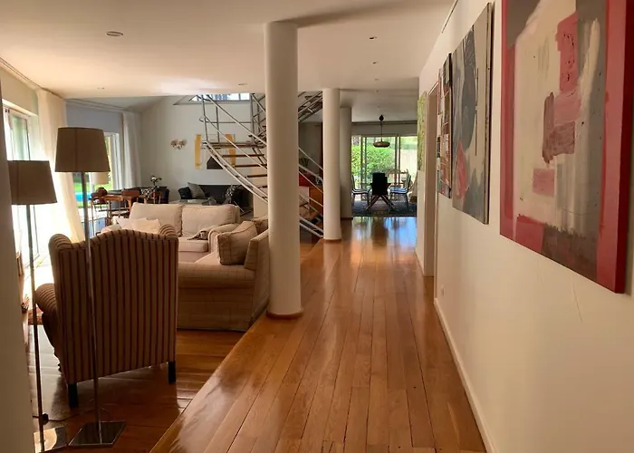 Aroeira Near Lisbon- Daydream Pt *