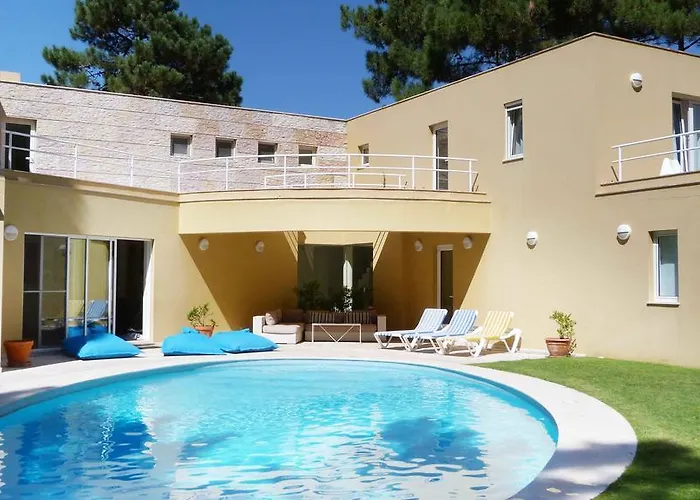 Aroeira Near Lisbon- Daydream Pt *